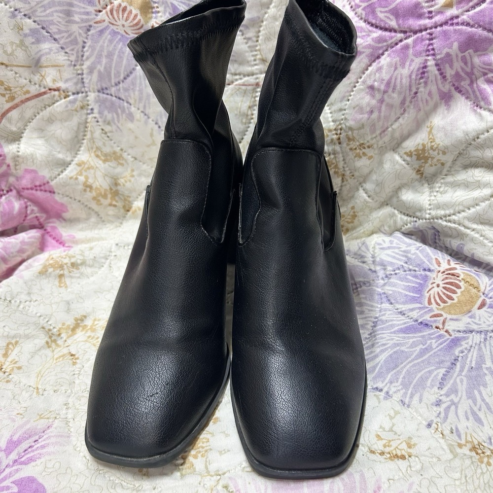 Andiamo Chunky Ankle Boots Dressy Gold Accents 7M
